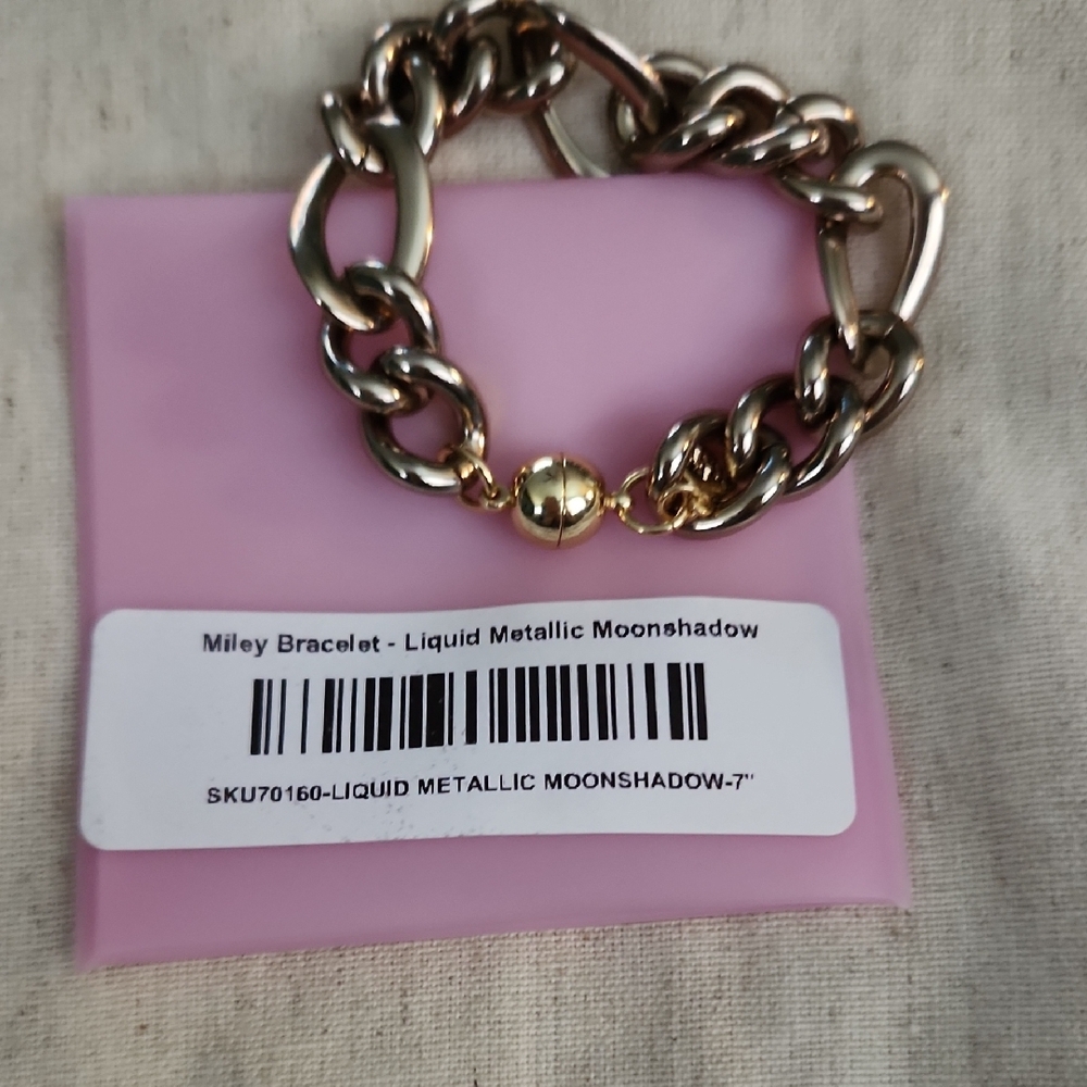 Elegant Metallic Chain Bracelet